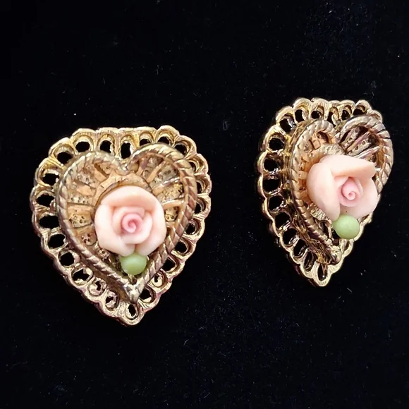 Vintage Porcelain Rose Hearts Earrings With Gold Tone Filigree Settings Pierced - Picture 6 of 11